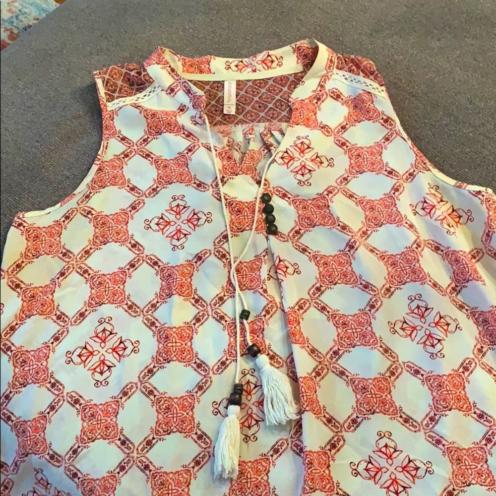 Sleeveless blouse
